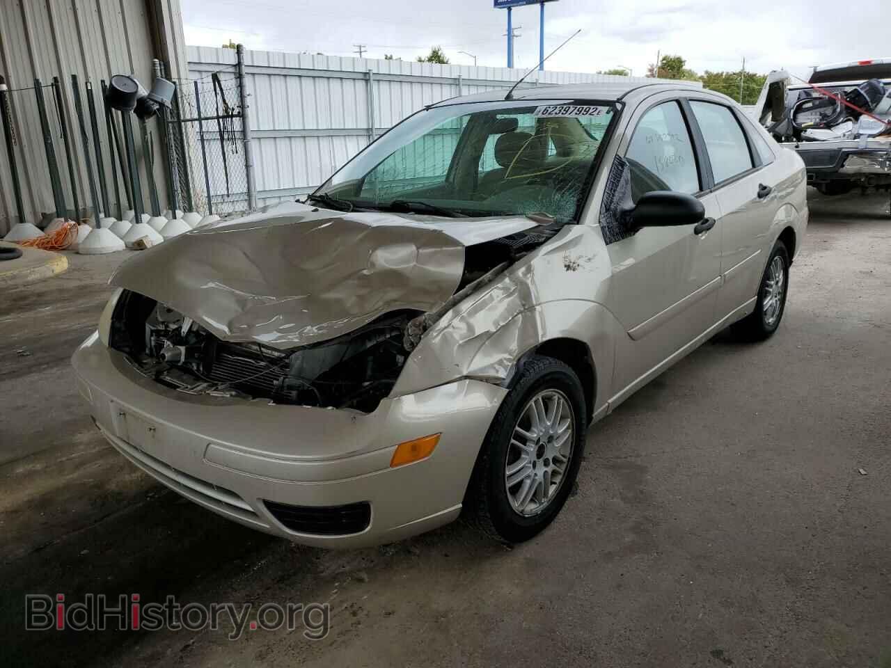 2007 FORD FOCUS - VIN: 1FAFP34N77W250412 - Photo 2