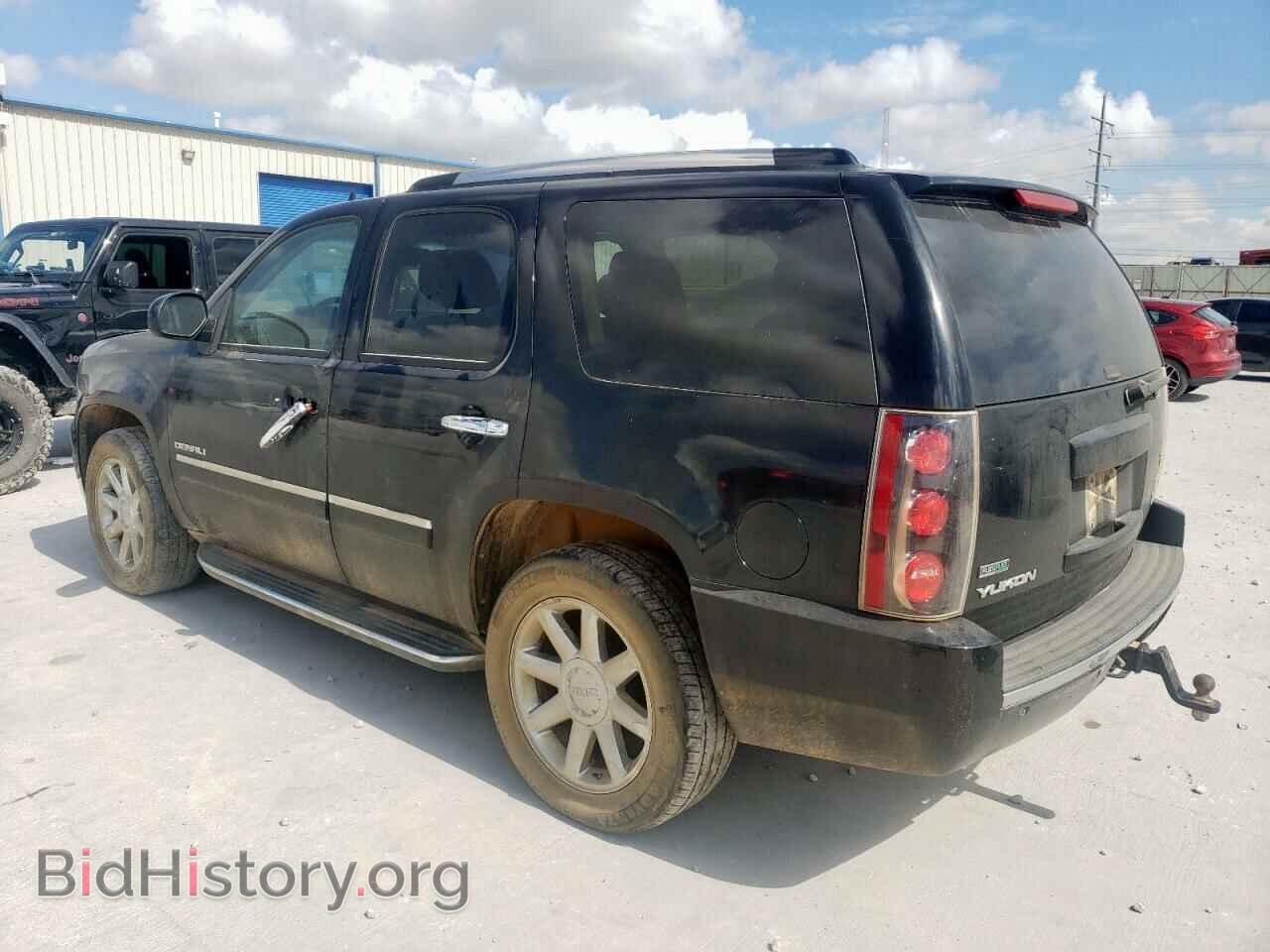 2011 GMC YUKON - VIN: 1GKS2EEF8BR131323 - Фото 2