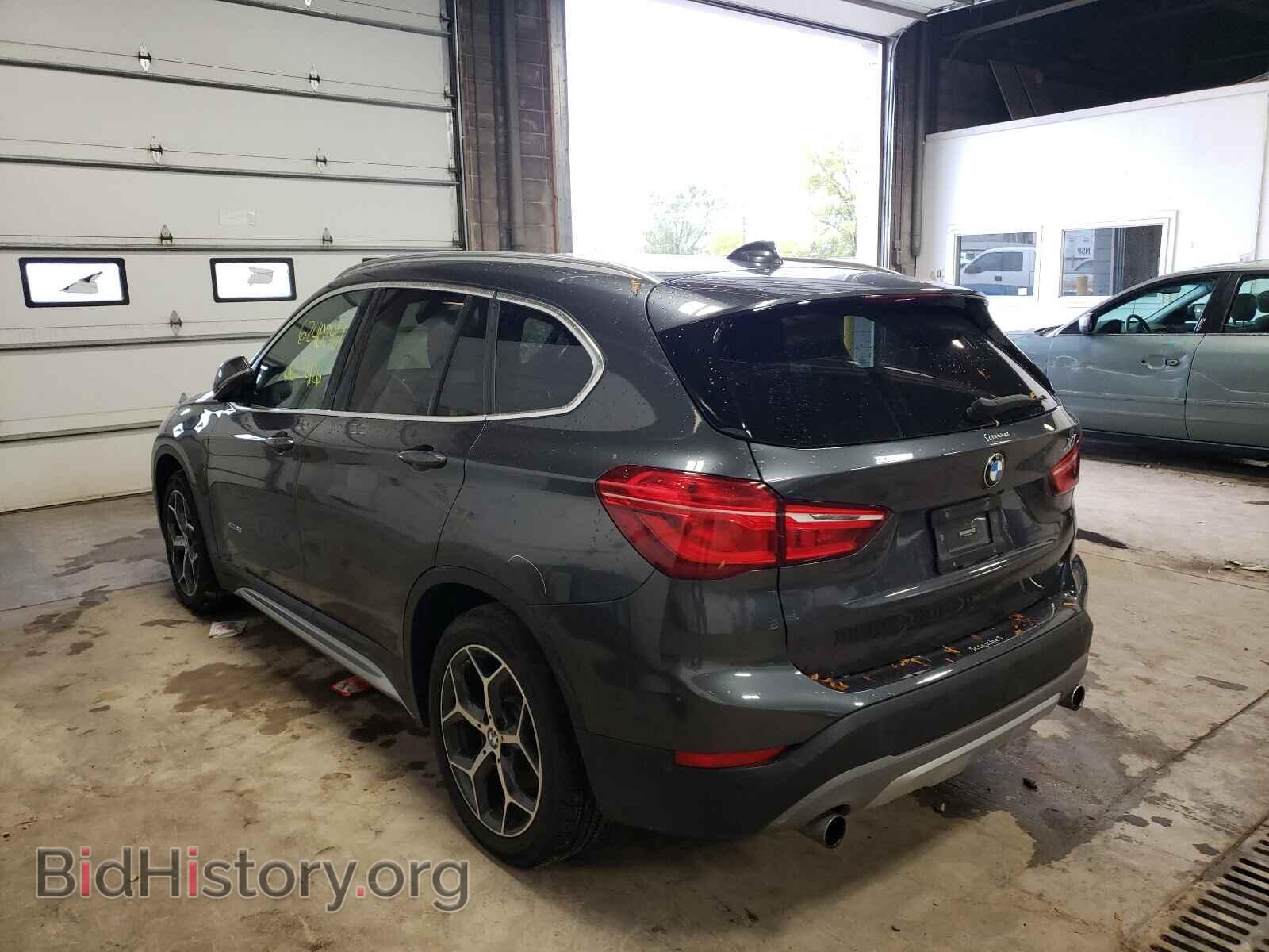 2017 BMW X1 - VIN: WBXHT3C32H5F85170 - Фото 3