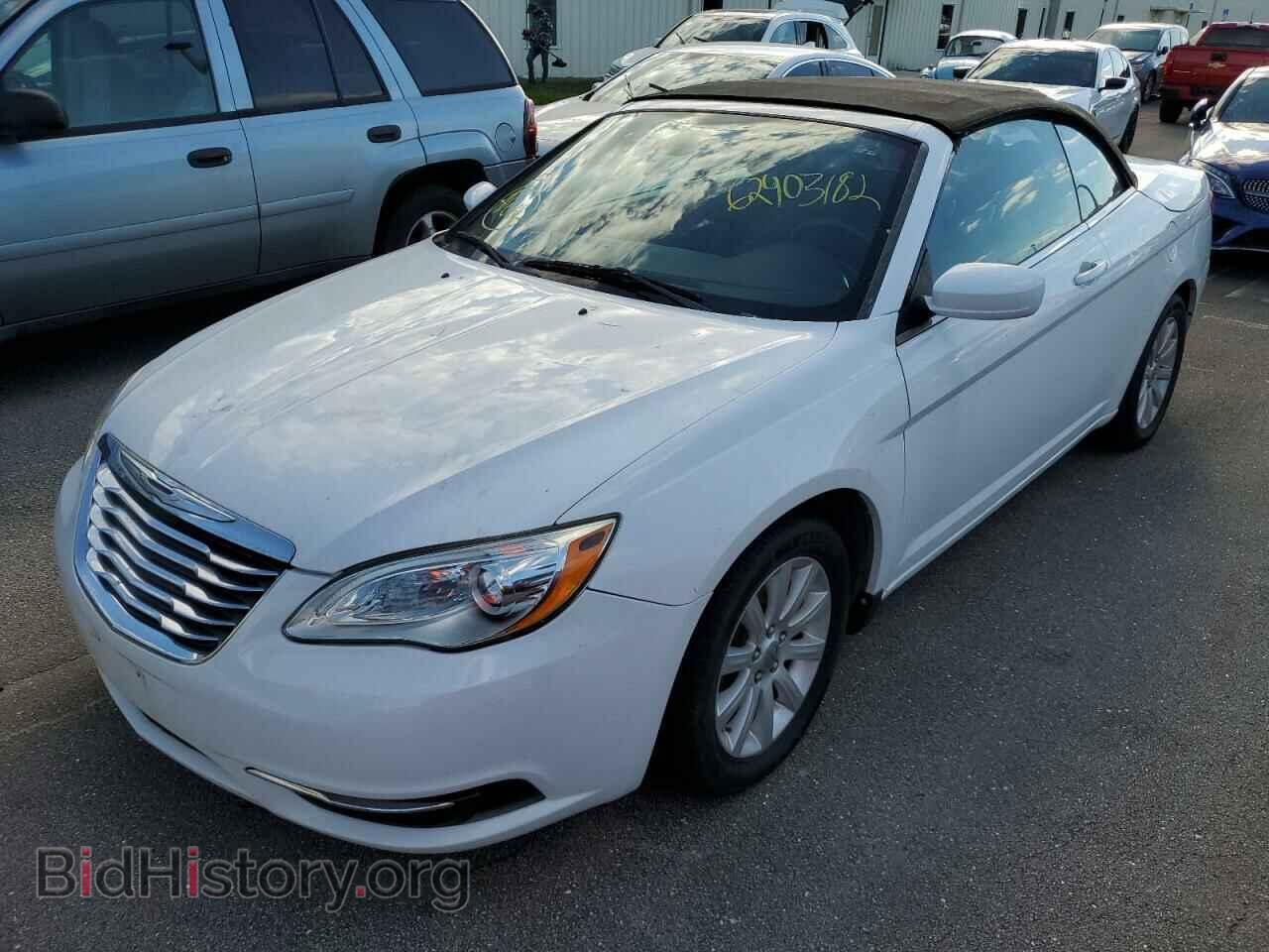 2013 CHRYSLER 200 - VIN: 1C3BCBEB2DN606130 - Фото 2