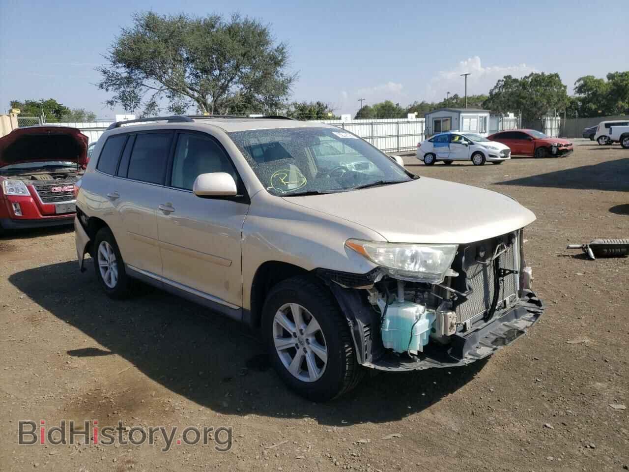 Фотография 5TDBK3EH8CS151267 - TOYOTA HIGHLANDER 2012