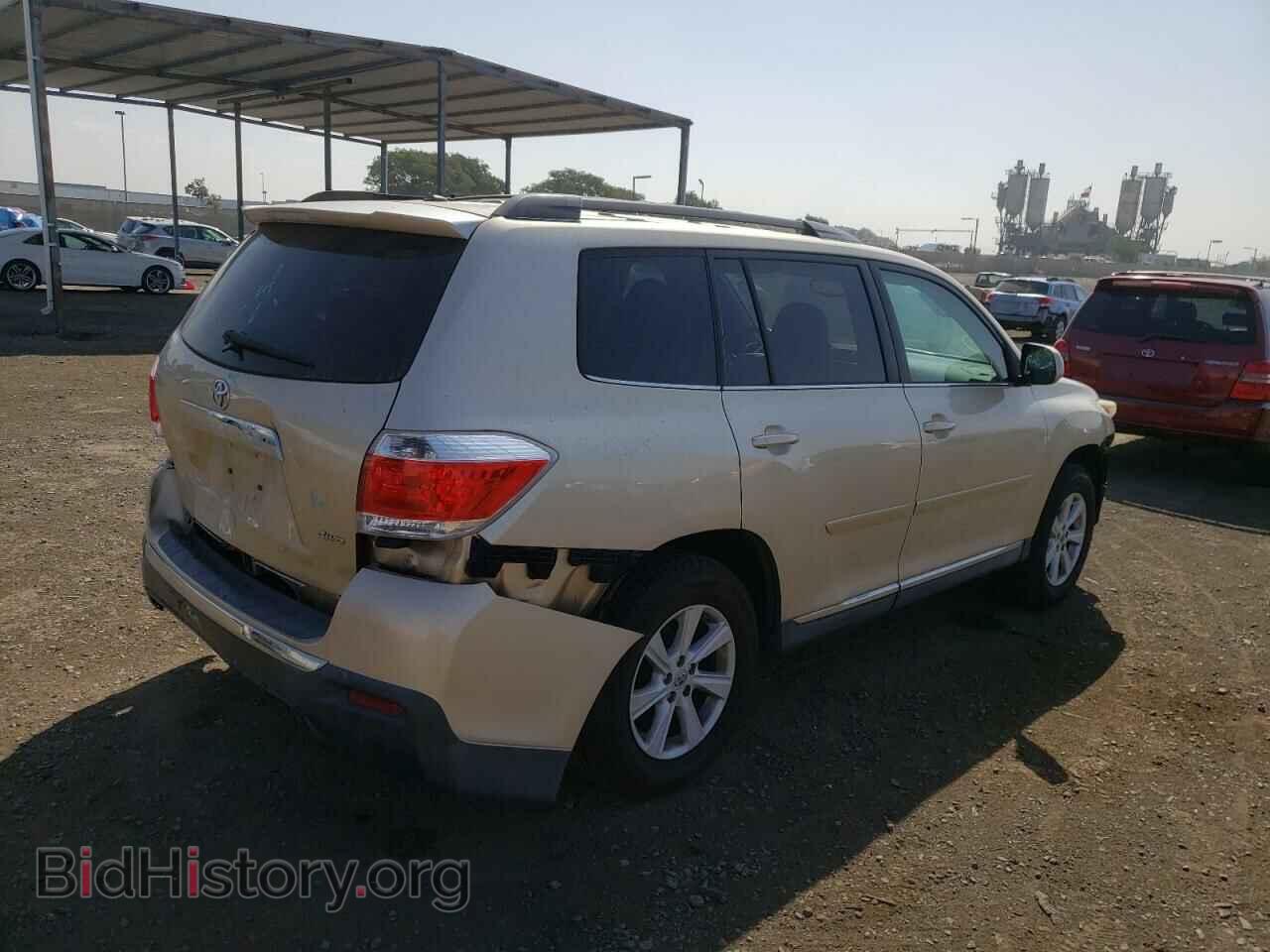 2012 TOYOTA HIGHLANDER - VIN: 5TDBK3EH8CS151267 - Фото 4