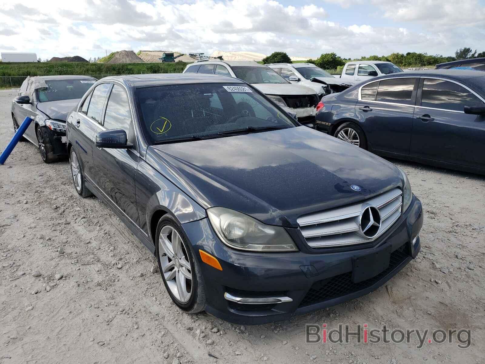 Photo WDDGF8AB1DR265349 - MERCEDES-BENZ C-CLASS 2013