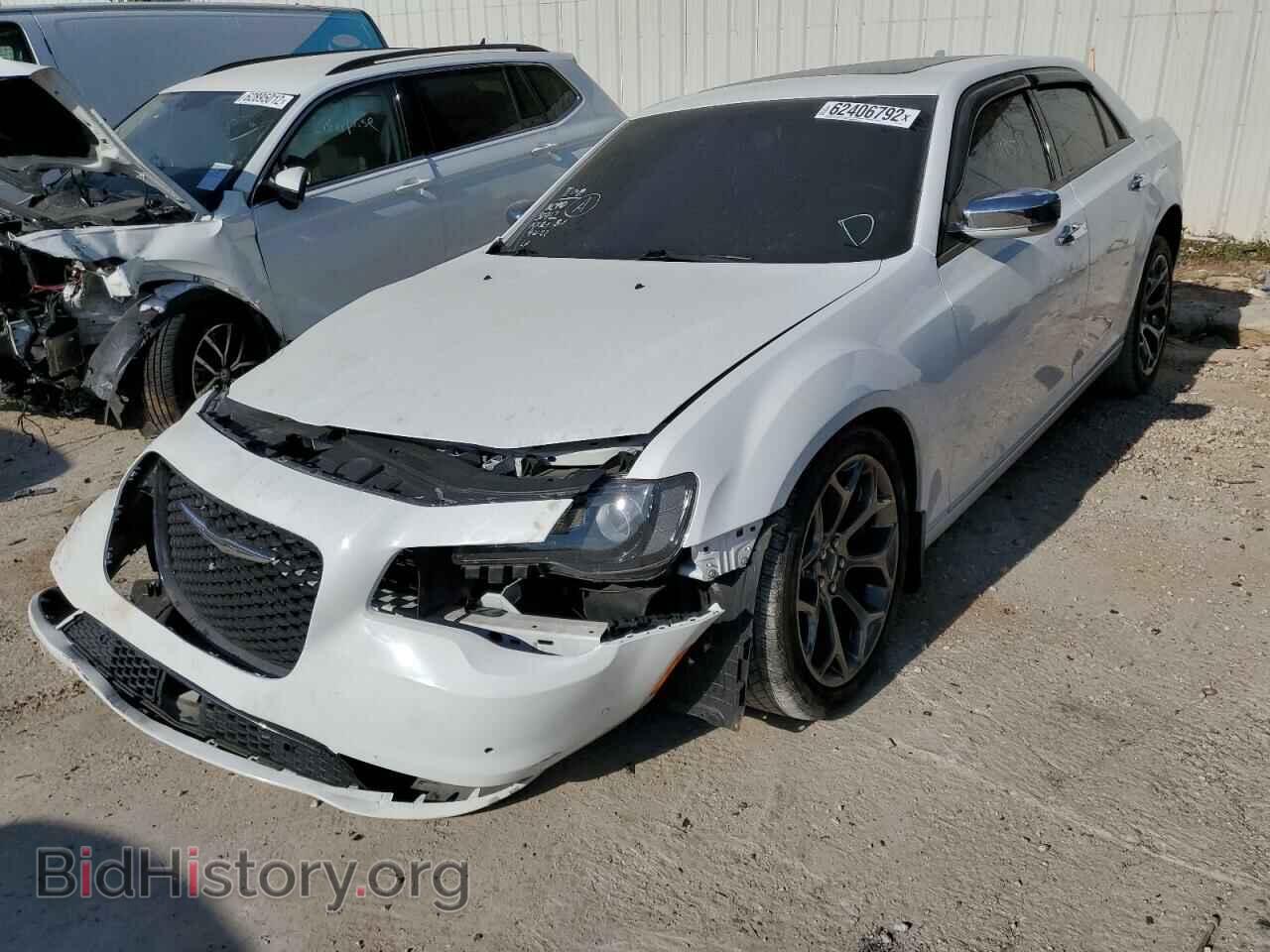 2018 CHRYSLER 300 - VIN: 2C3CCABG0JH261991 - Фото 2
