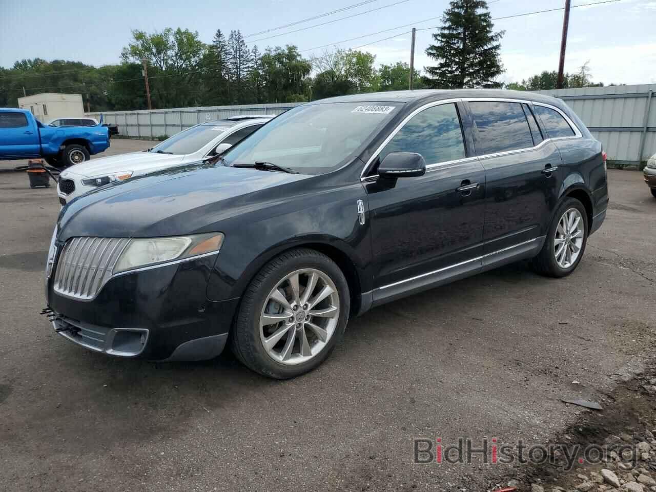 Photo 2LMHJ5AT6ABJ17796 - LINCOLN MKT 2010
