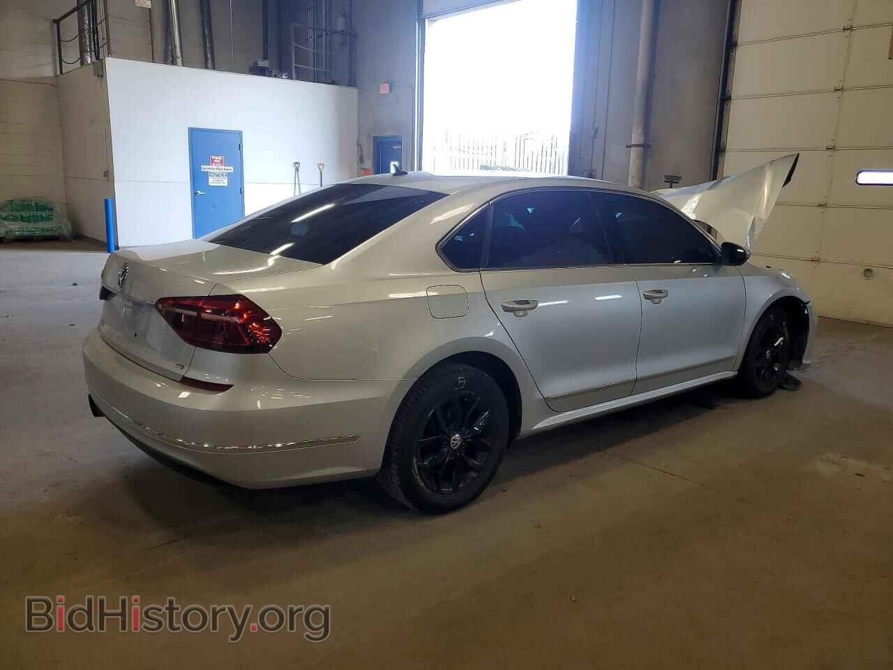 2017 VOLKSWAGEN PASSAT - VIN: 1VWAT7A35HC050073 - Фото 3