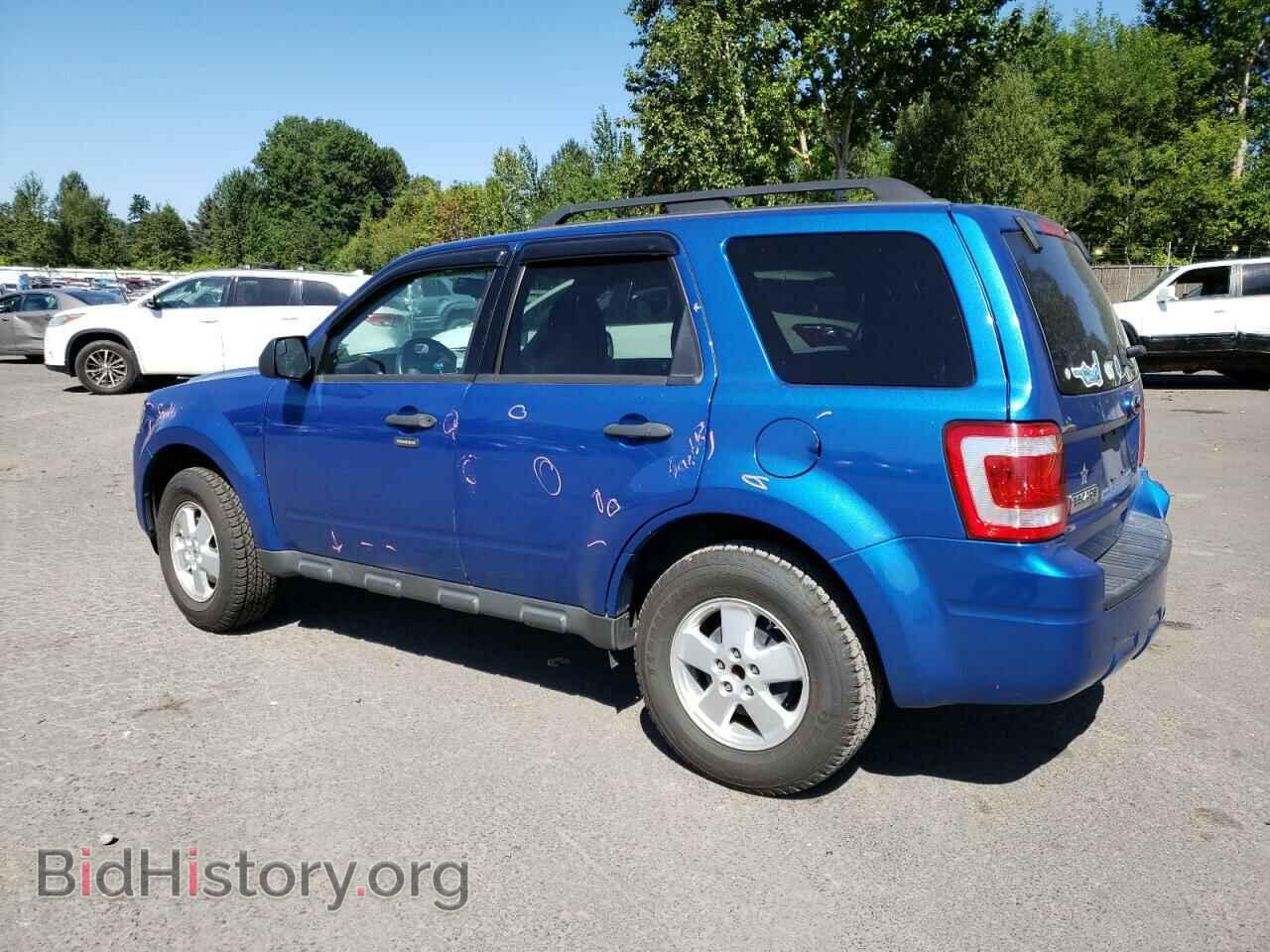 2011 FORD ESCAPE - VIN: 1FMCU0D78BKA33677 - Photo 2
