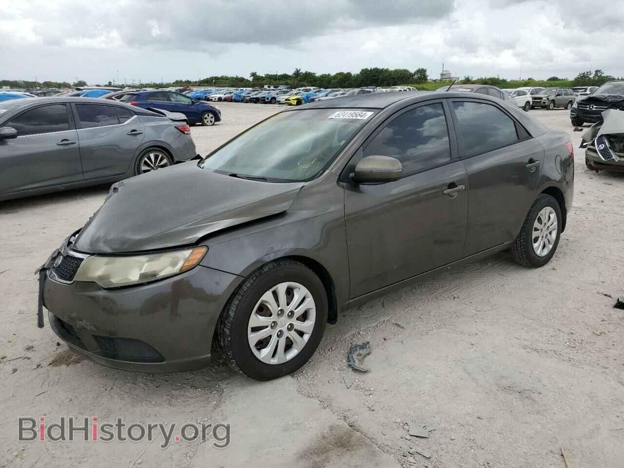 Фотография KNAFU4A29B5460251 - KIA FORTE 2011