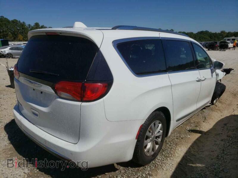 2019 Chrysler PACIFICA (VIN 2C4RC1BG9KR650615) — photo 4 of 10