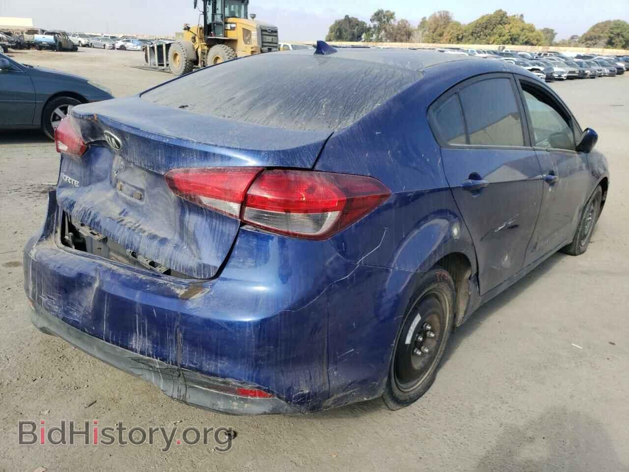 2017 KIA FORTE - VIN: 3KPFK4A78HE141053 - Фото 4