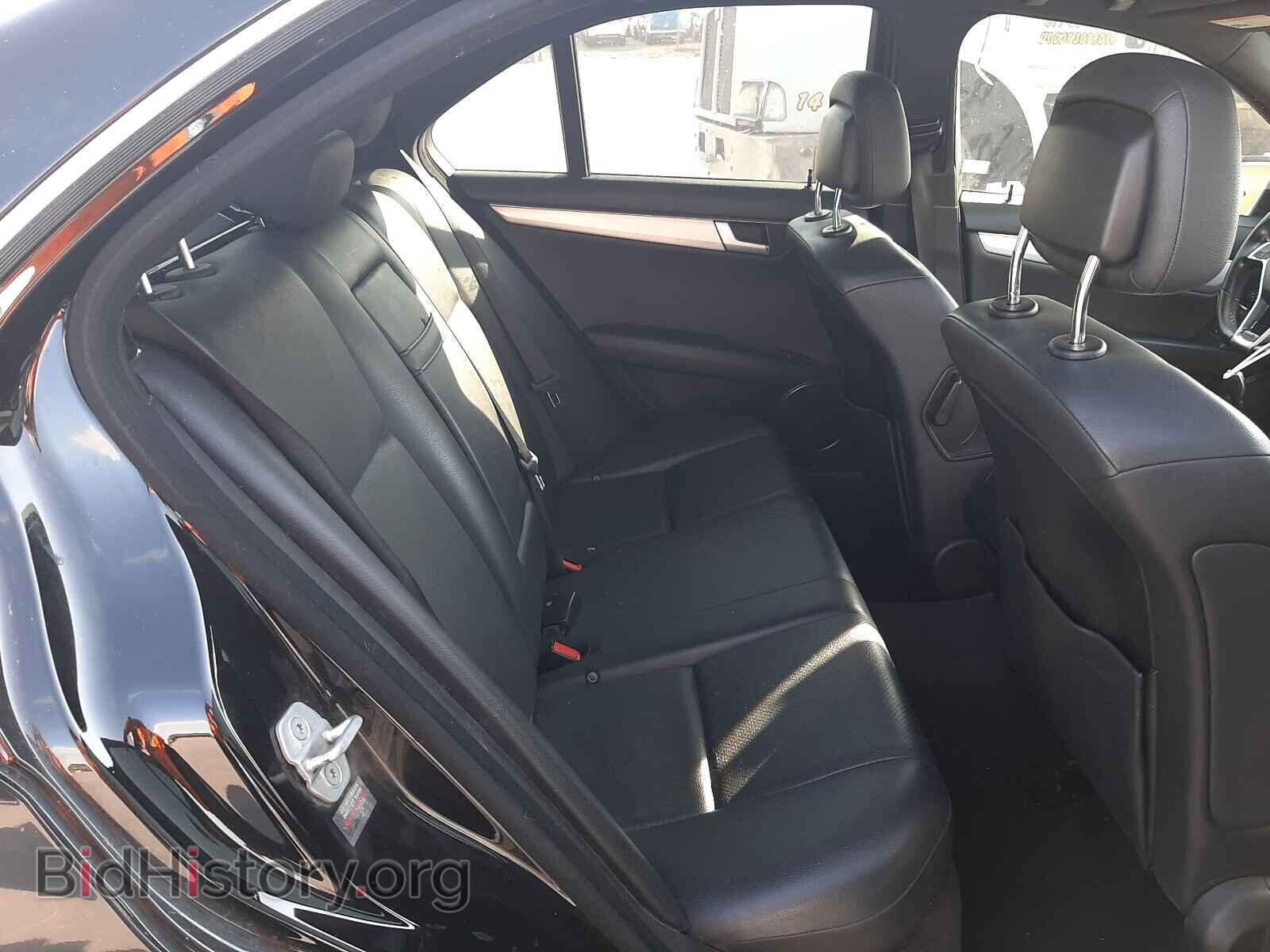 2012 MERCEDES-BENZ C-CLASS - VIN: WDDGF4HB2CA632058 - Фото 6