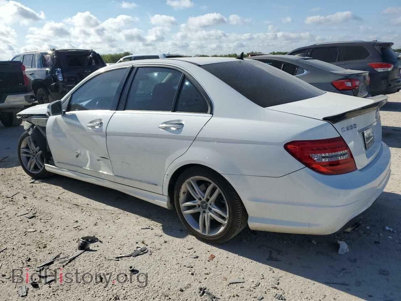 2013 MERCEDES-BENZ C-CLASS - VIN: WDDGF4HB2DG087963 - Фото 2