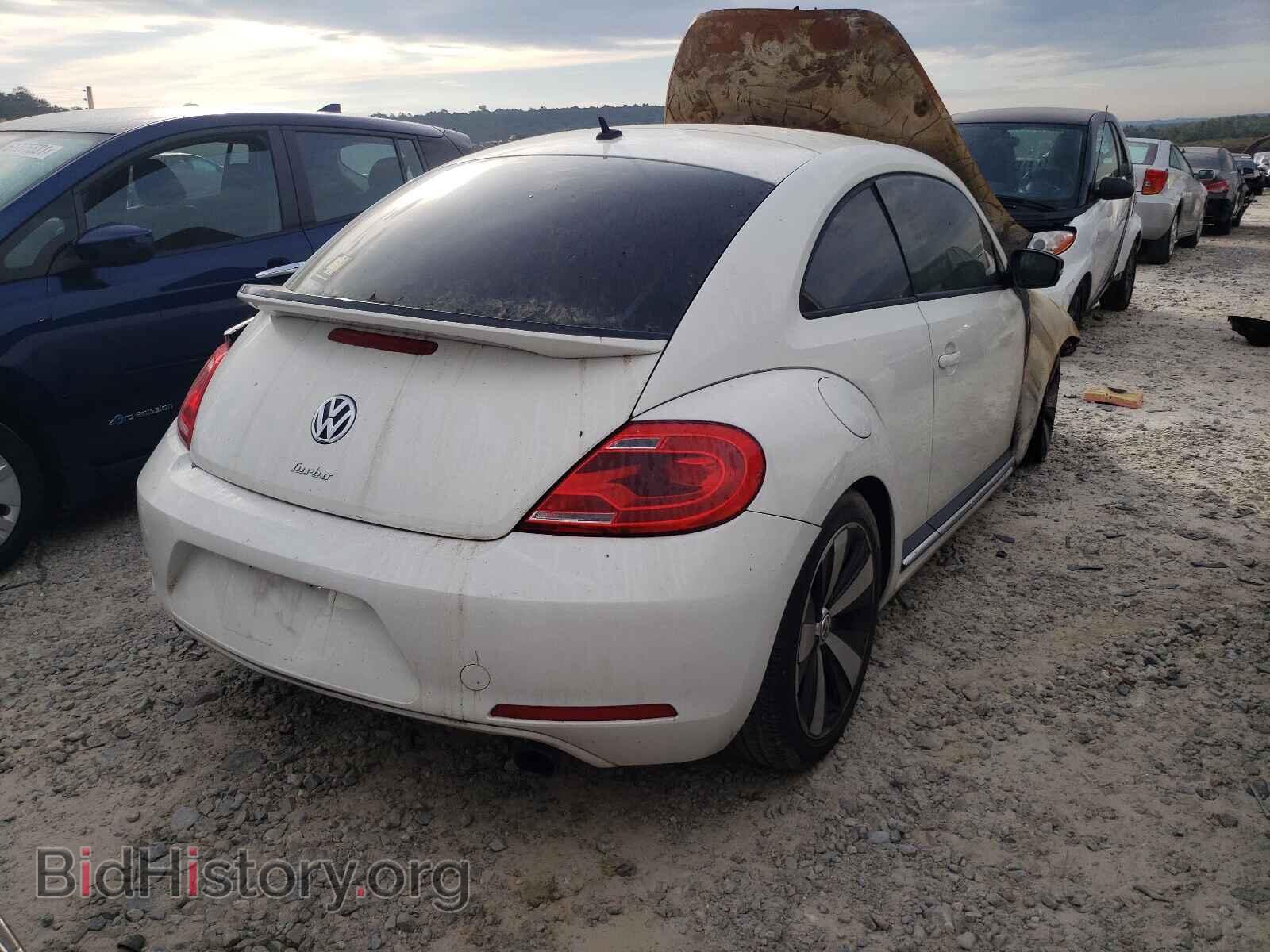 2013 VOLKSWAGEN BEETLE - VIN: 3VWVA7AT8DM614945 - Фото 4