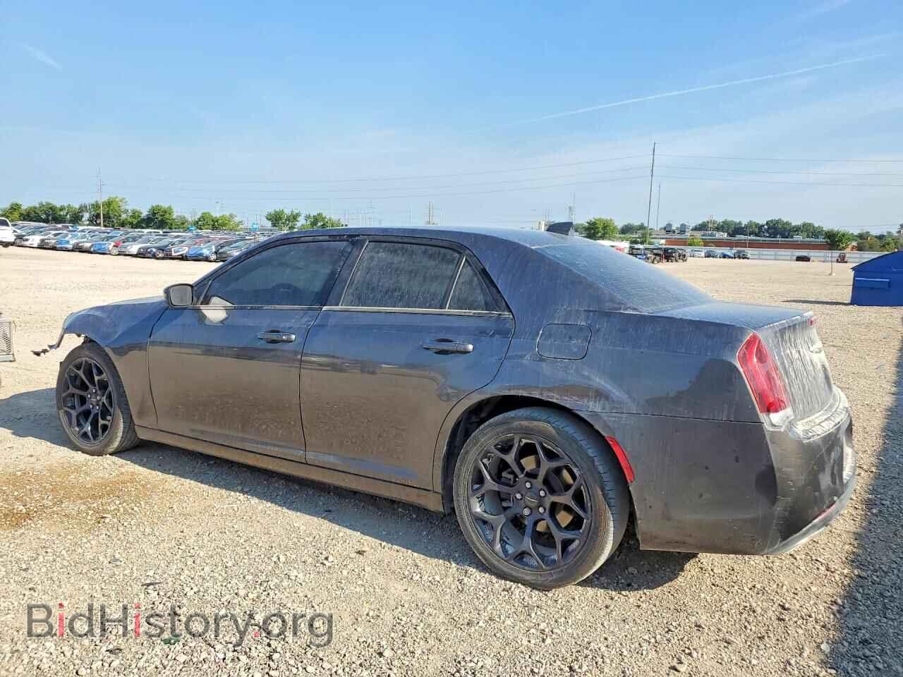 2019 CHRYSLER 300 - VIN: 2C3CCAAG8KH679332 - Photo 2