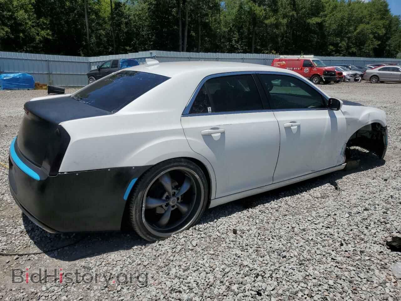 2019 CHRYSLER 300 - VIN: 2C3CCAAG3KH654533 - Фото 3