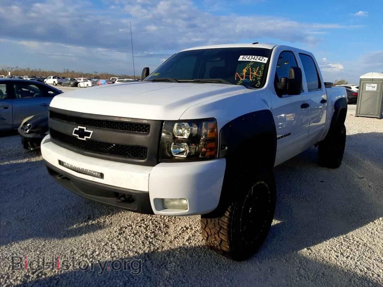 2010 CHEVROLET SILVERADO - VIN: 3GCRCSE04AG164724 - Фото 2