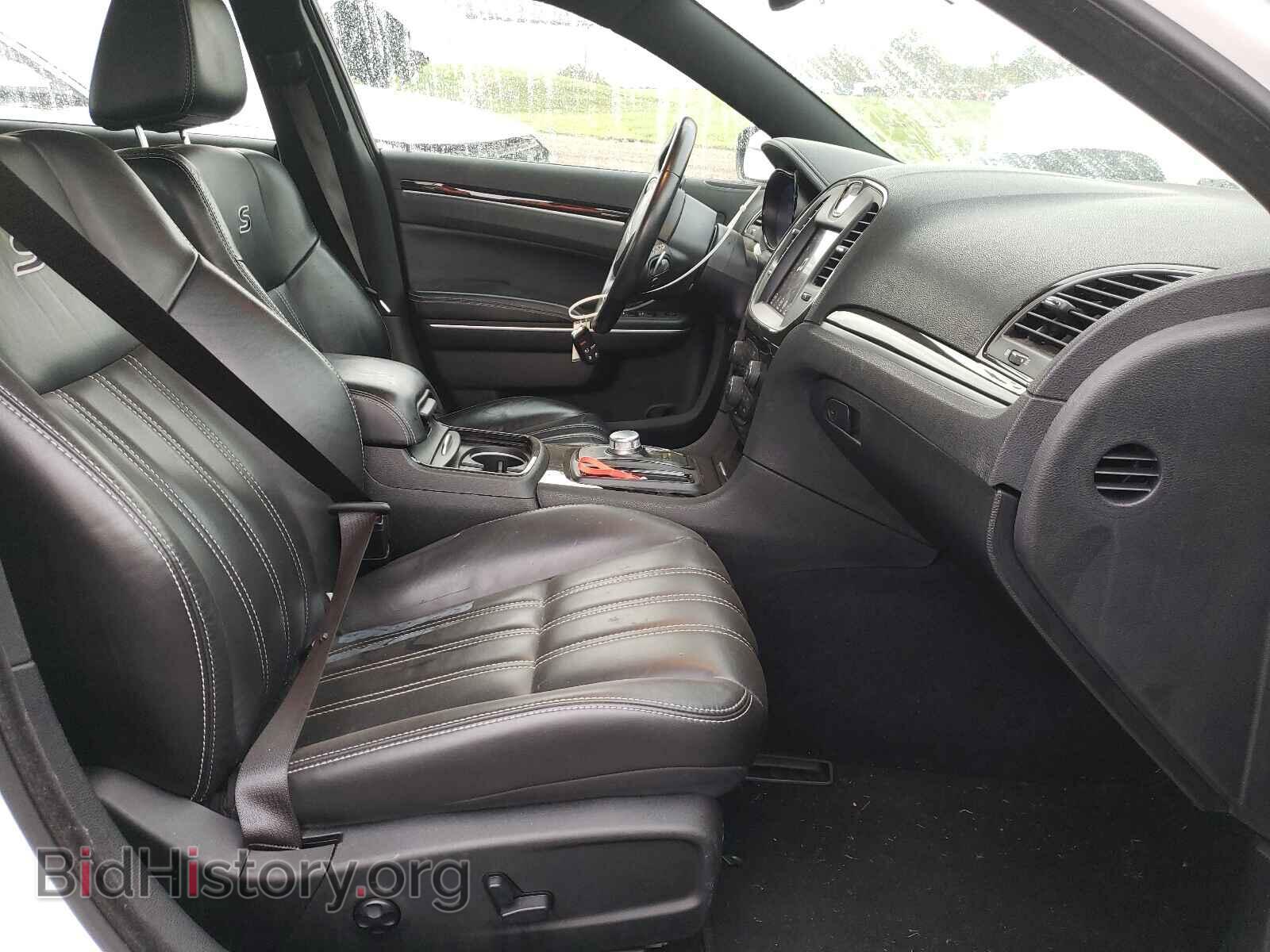2019 CHRYSLER 300 - VIN: 2C3CCABGXKH637954 - Фото 5