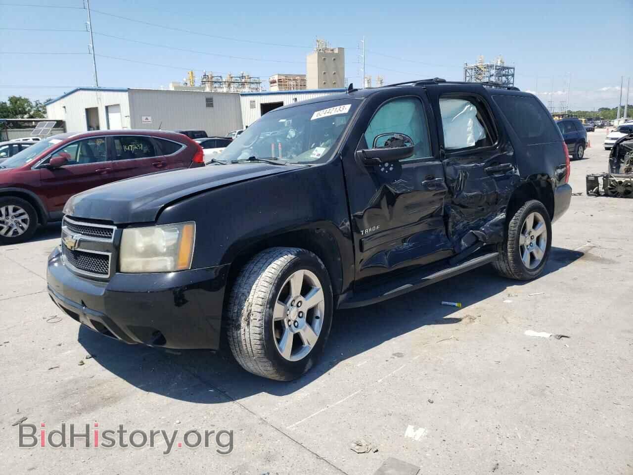 Photo 1GNSCAE05BR106934 - CHEVROLET TAHOE 2011