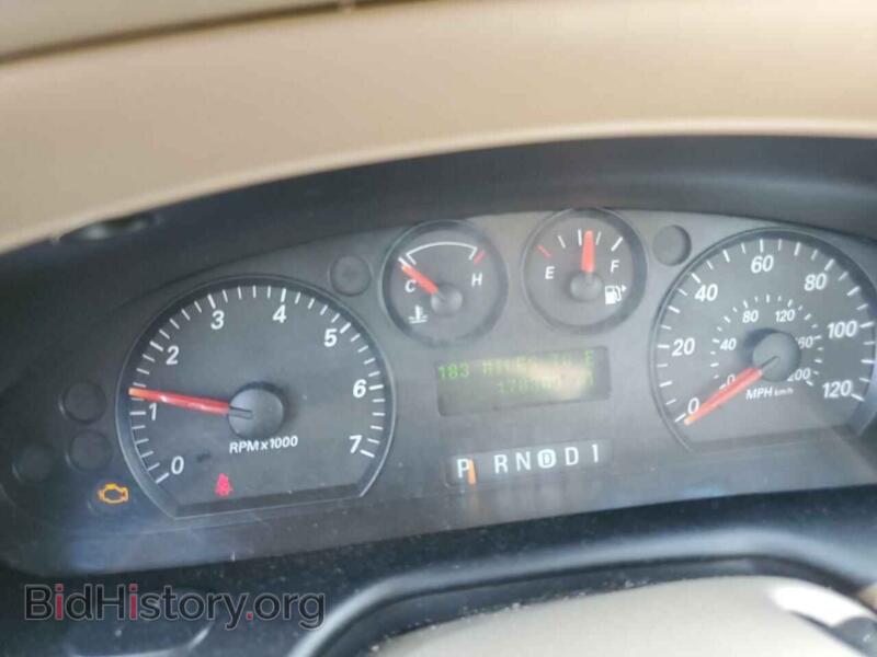 2006 Ford TAURUS (VIN 1FAFP53U26A101096) — photo 9 of 12