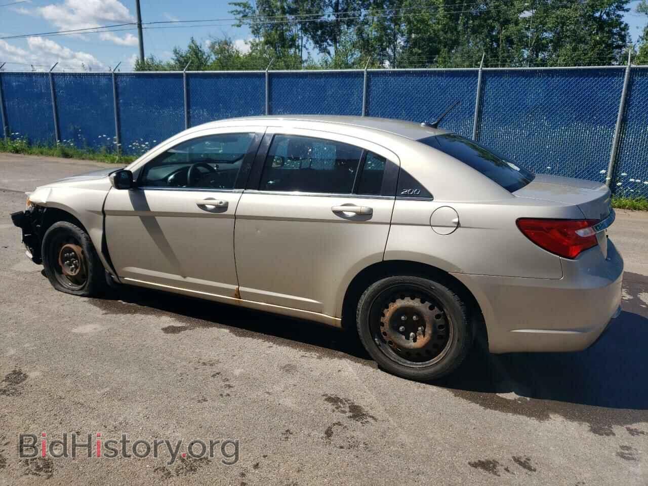 2013 CHRYSLER 200 - VIN: 1C3CCBAB3DN696785 - Фото 2