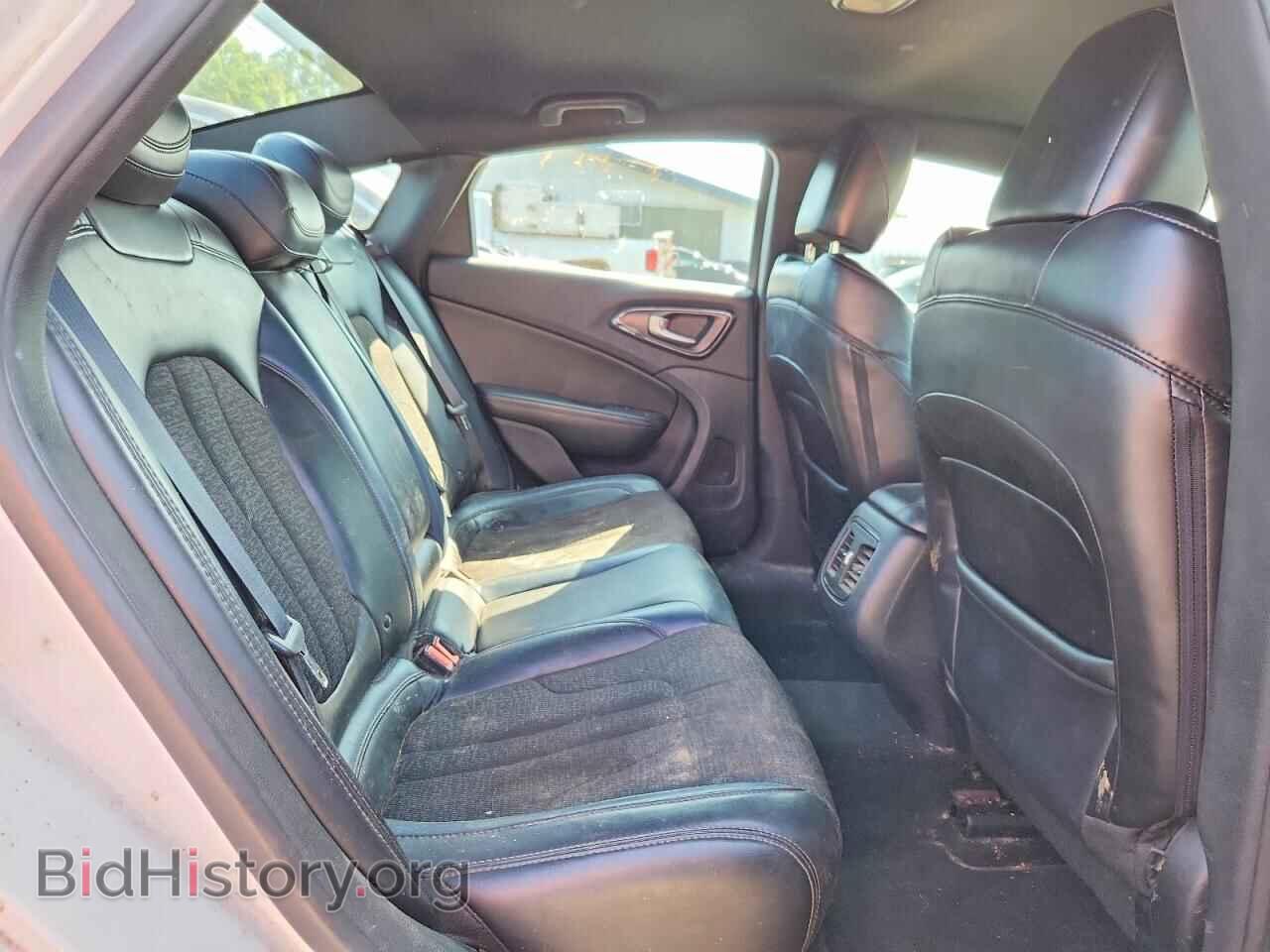 2016 CHRYSLER 200 - VIN: 1C3CCCDG4GN110449 - Фото 10