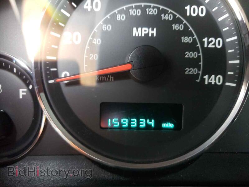 2006 Jeep COMMANDER (VIN 1J8HG48K86C323059) — photo 8 of 10