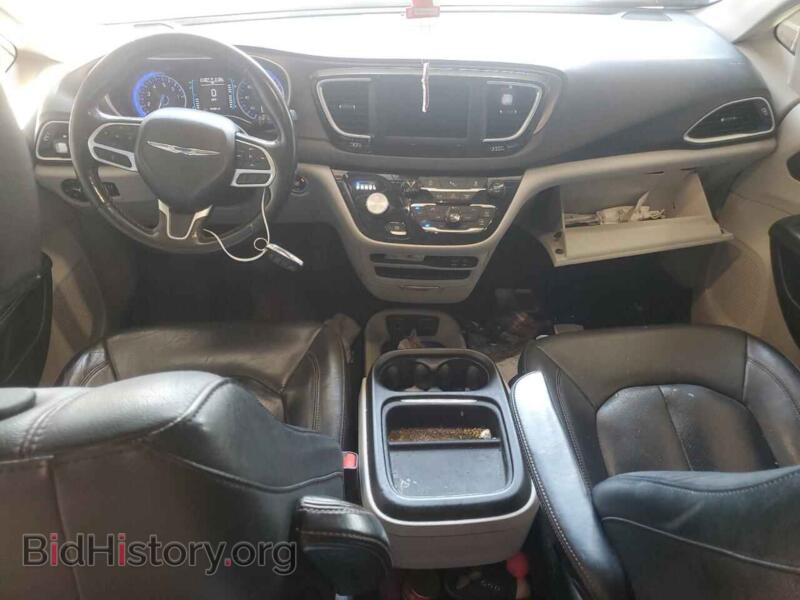 2019 Chrysler PACIFICA (VIN 2C4RC1BG9KR566925) — фото 8 из 13