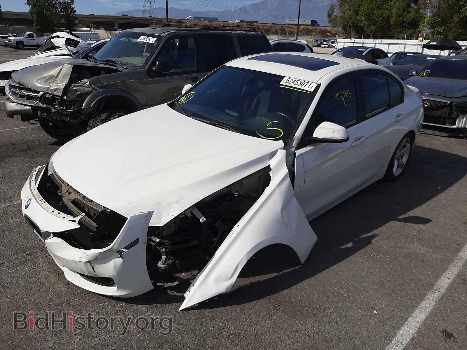 2013 BMW 3 SERIES - VIN: WBA3A5C57DF352409 - Фото 2