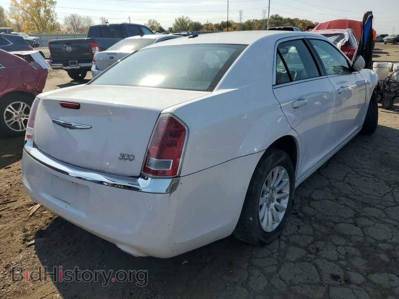 2014 CHRYSLER 300 - VIN: 2C3CCAAG6EH175513 - Фото 4