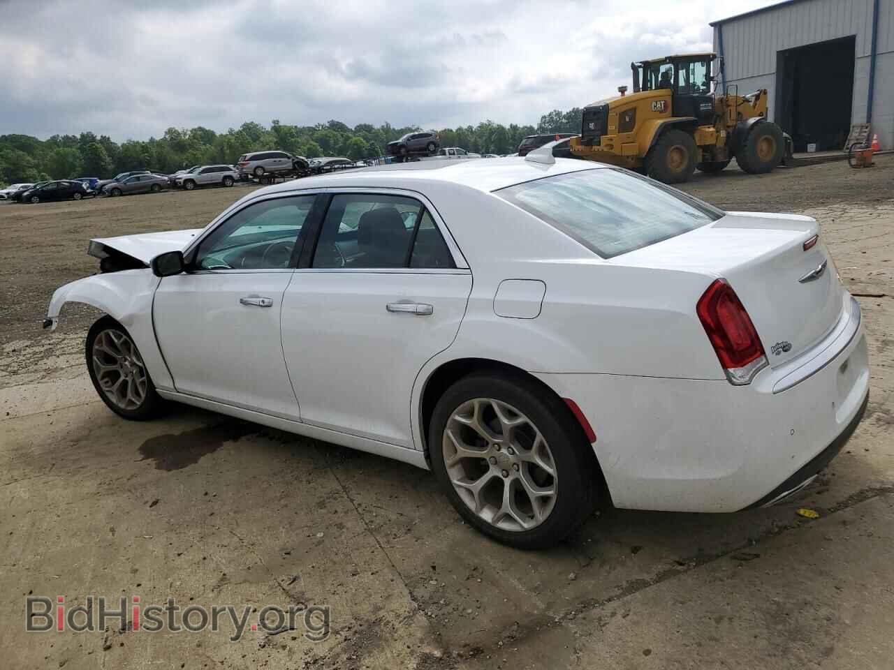 2019 CHRYSLER 300 - VIN: 2C3CCAPT6KH603743 - Фото 2