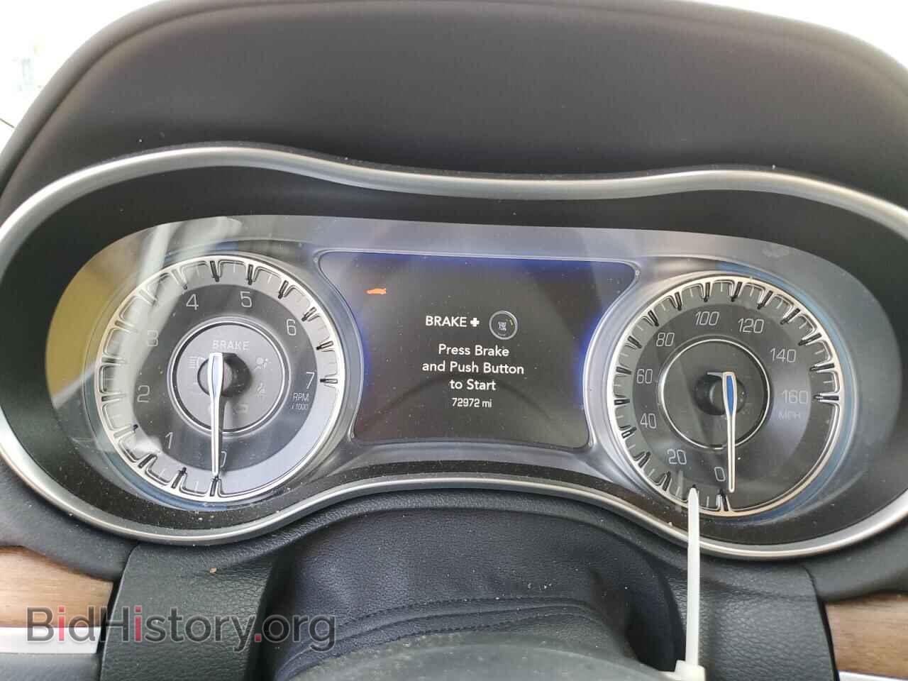 2019 CHRYSLER 300 - VIN: 2C3CCAPT6KH603743 - Фото 9