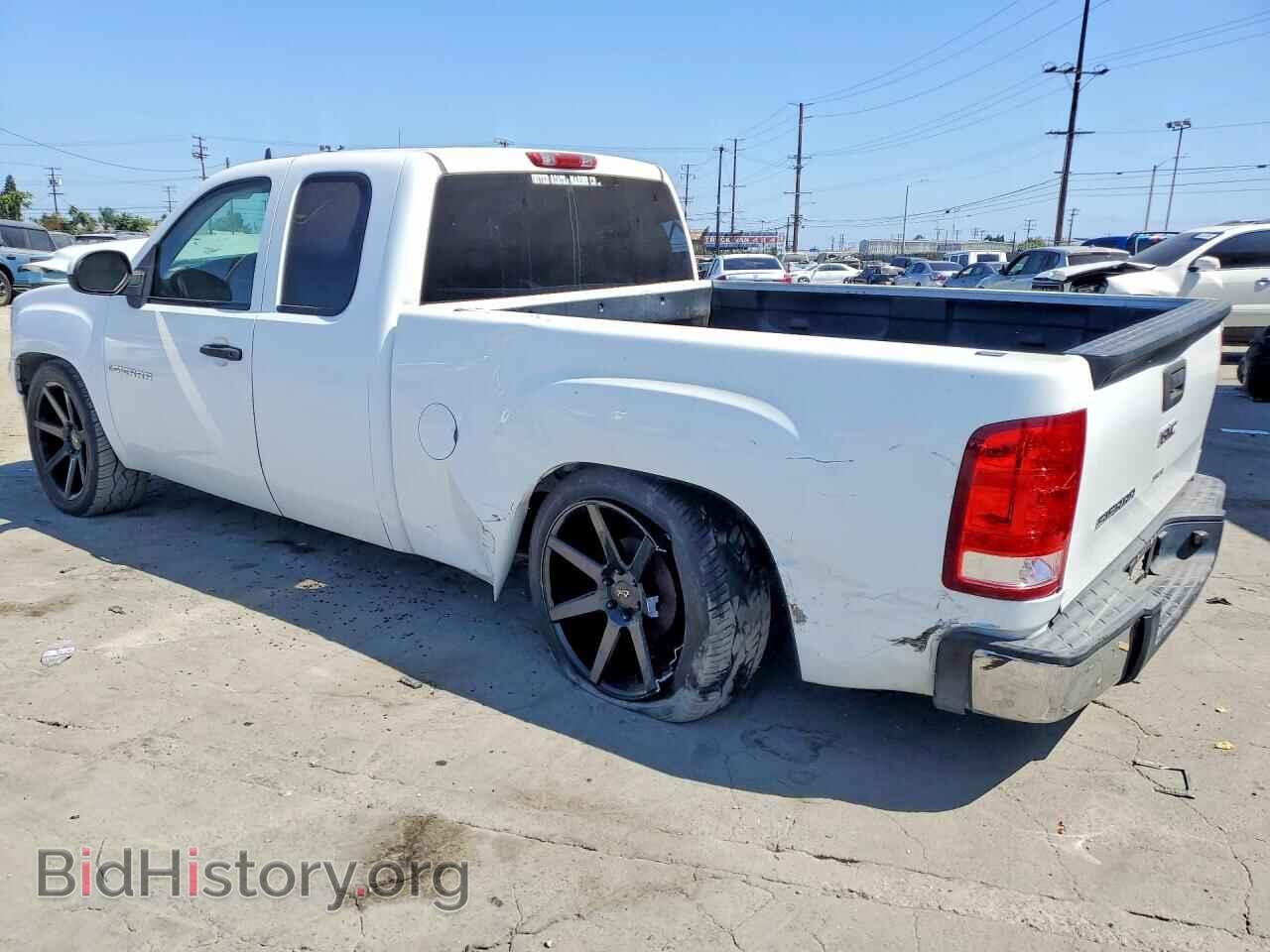 2007 GMC SIERRA - VIN: 2GTEC19C971588740 - Photo 2