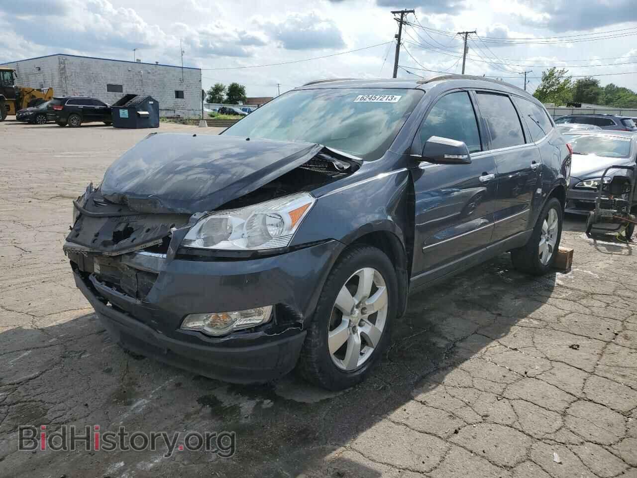 Фотография 1GNKRLED9CJ263380 - CHEVROLET TRAVERSE 2012