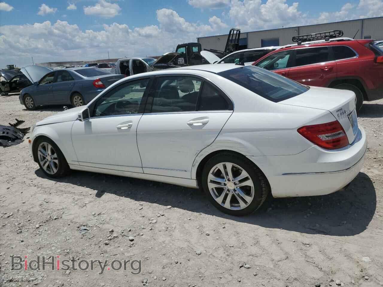 2013 MERCEDES-BENZ C-CLASS - VIN: WDDGF4HB7DR268111 - Фото 2