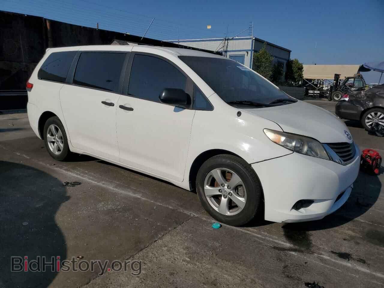 2014 TOYOTA All Models - VIN: 5TDZK3DC1ES492212 - Фото 4