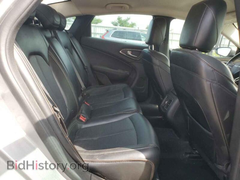 2015 Chrysler 200 (VIN 1C3CCCEG5FN563394) — photo 10 of 13