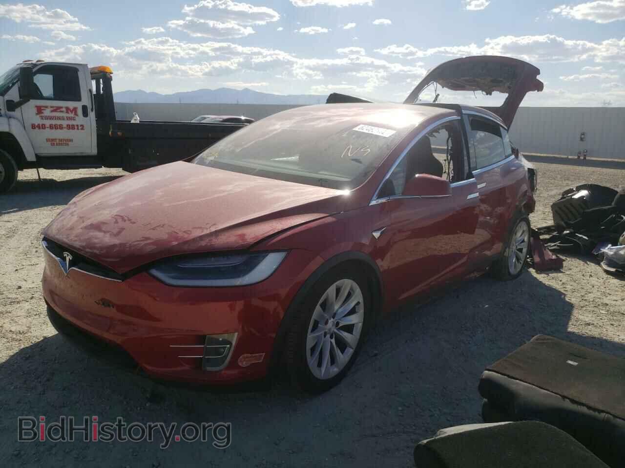 2018 TESLA MODEL X - VIN: 5YJXCAE2XJF107890 - Фото 2