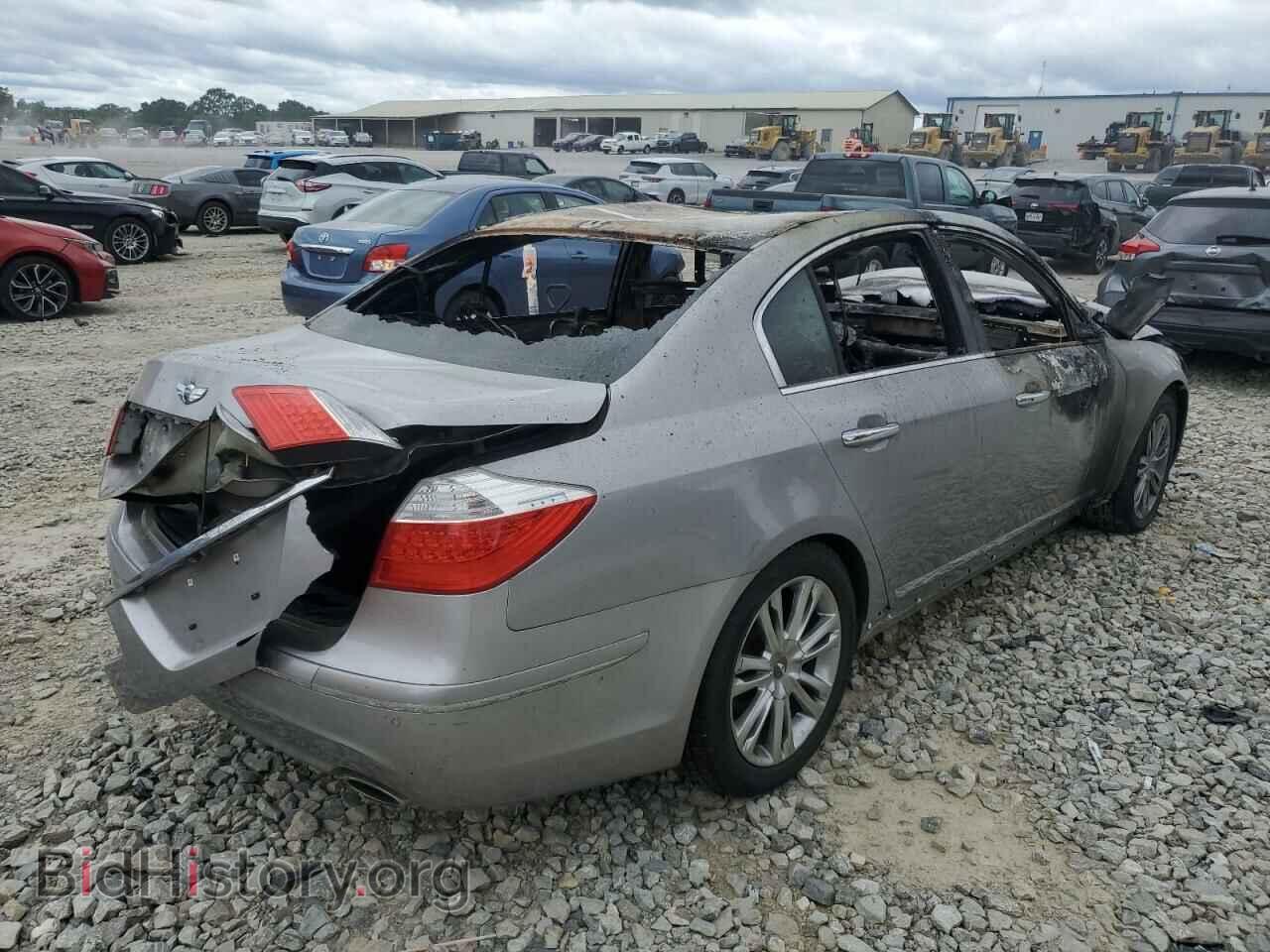 2011 HYUNDAI GENESIS - VIN: KMHGC4DF3BU129871 - Фото 3