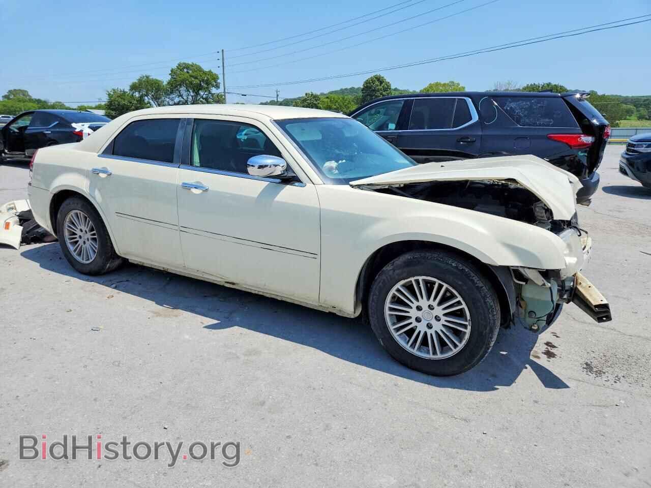 2010 CHRYSLER 300 - VIN: 2C3CA4CD9AH173842 - Photo 4