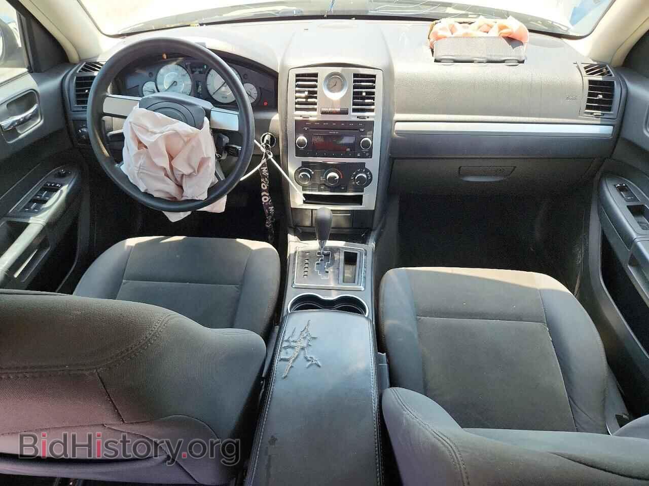 2010 CHRYSLER 300 - VIN: 2C3CA4CD9AH173842 - Photo 8