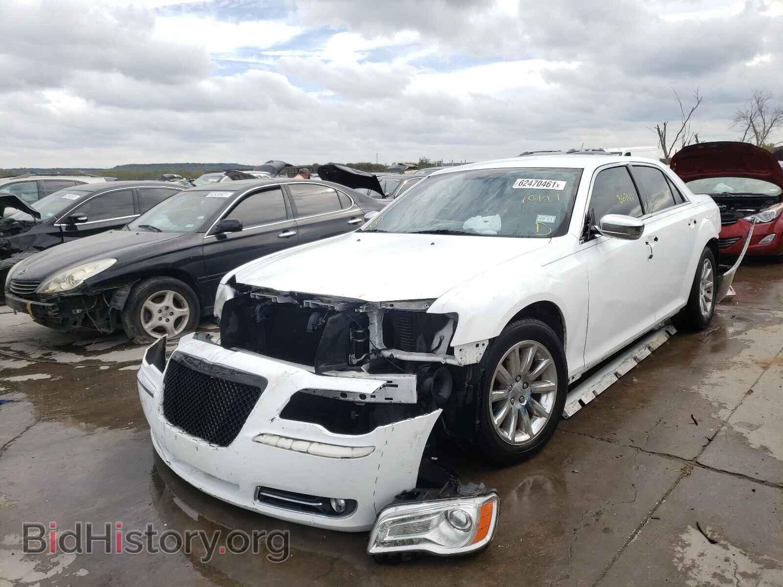 2011 CHRYSLER 300 - VIN: 2C3CA5CG8BH592265 - Фото 2