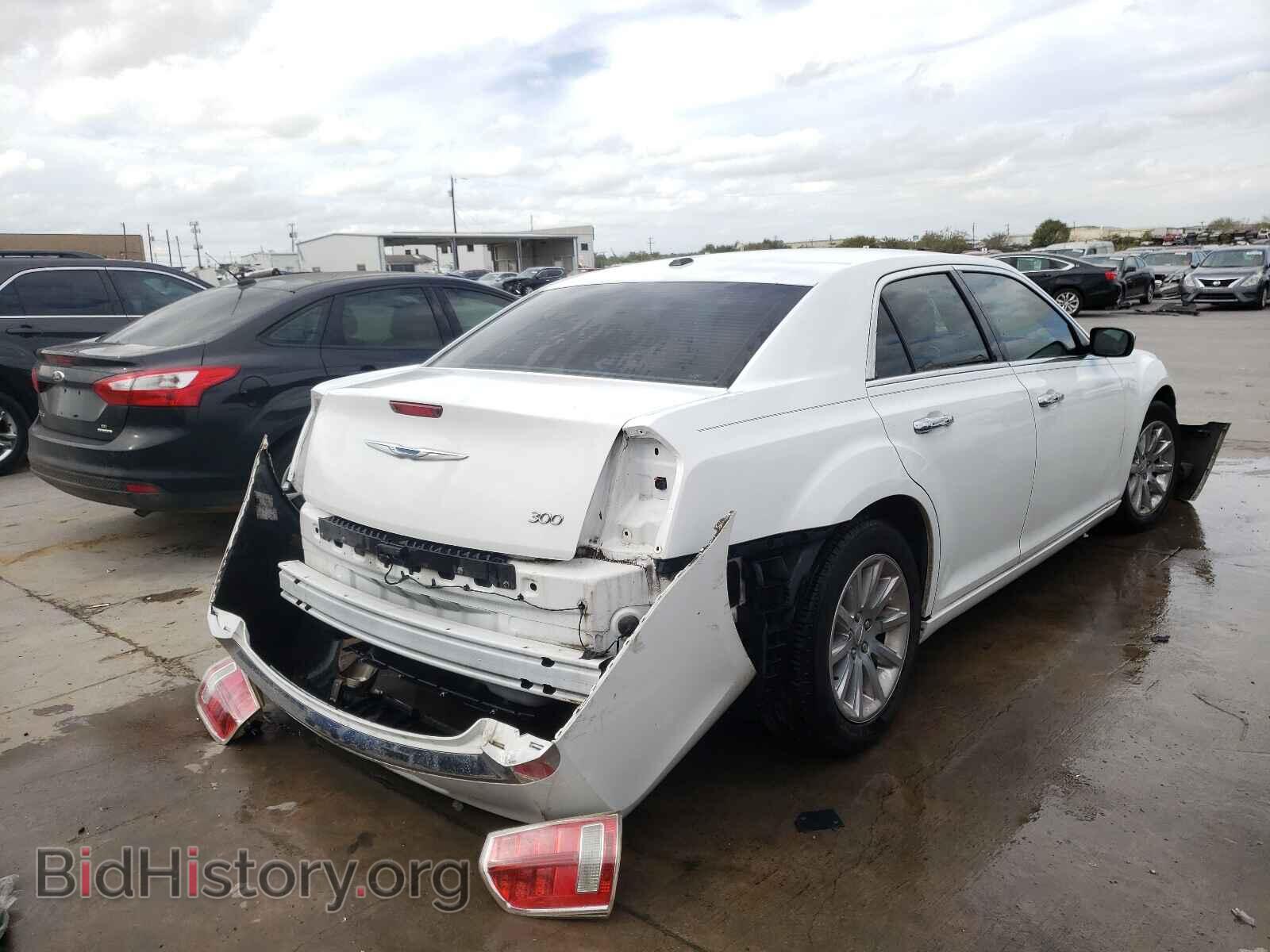 2011 CHRYSLER 300 - VIN: 2C3CA5CG8BH592265 - Фото 4