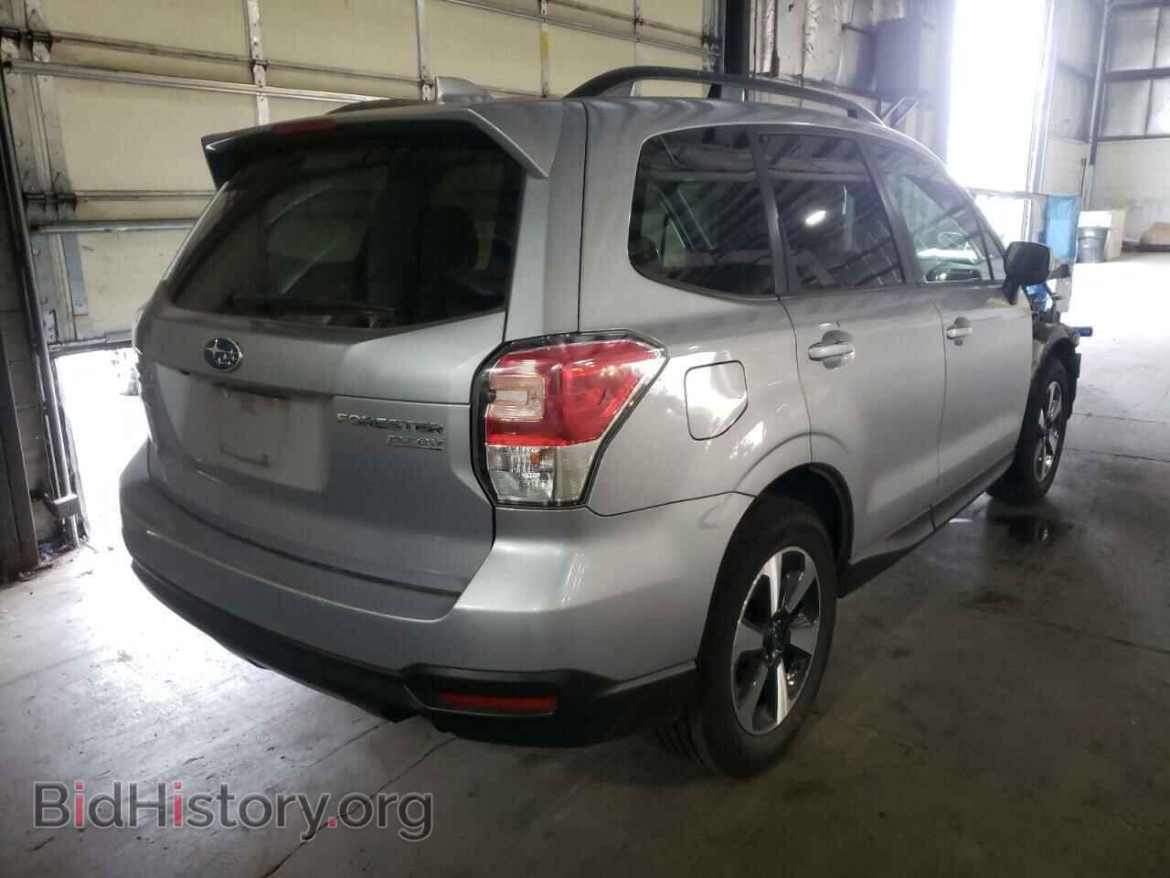 2017 SUBARU FORESTER - VIN: JF2SJAGC2HH443938 - Фото 4