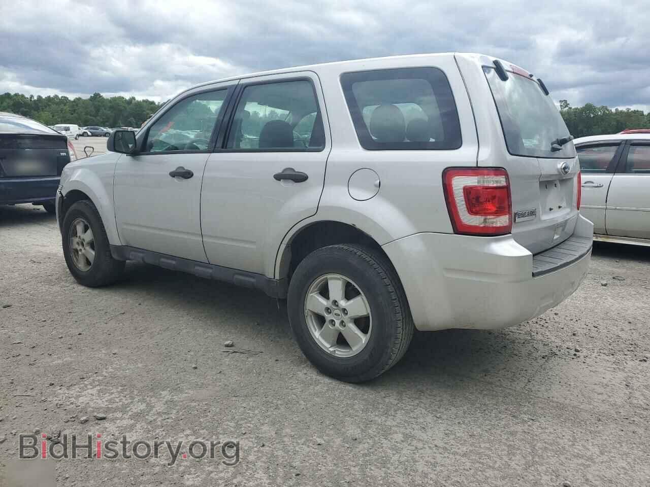 2011 FORD ESCAPE - VIN: 1FMCU0C71BKB58831 - Photo 2