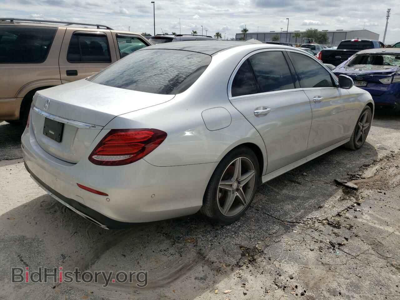 2017 MERCEDES-BENZ E-CLASS - VIN: WDDZF4JB4HA017165 - Фото 4