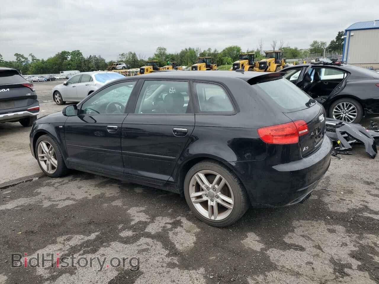 2011 AUDI A3 - VIN: WAUPFAFM1BA063132 - Фото 2