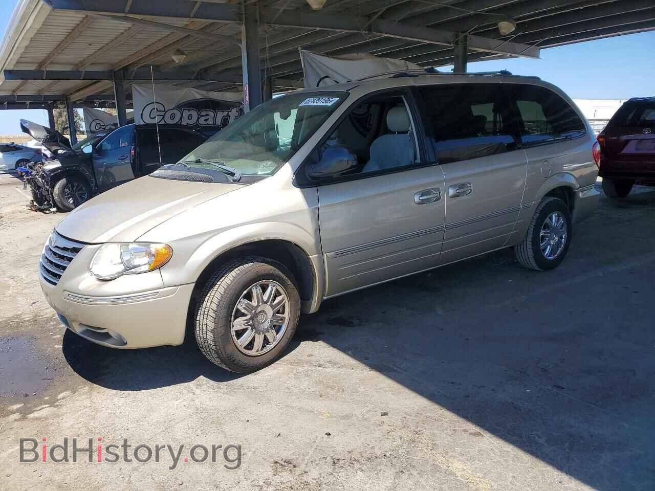 Photo 2C8GP64L55R269334 - CHRYSLER MINIVAN 2005