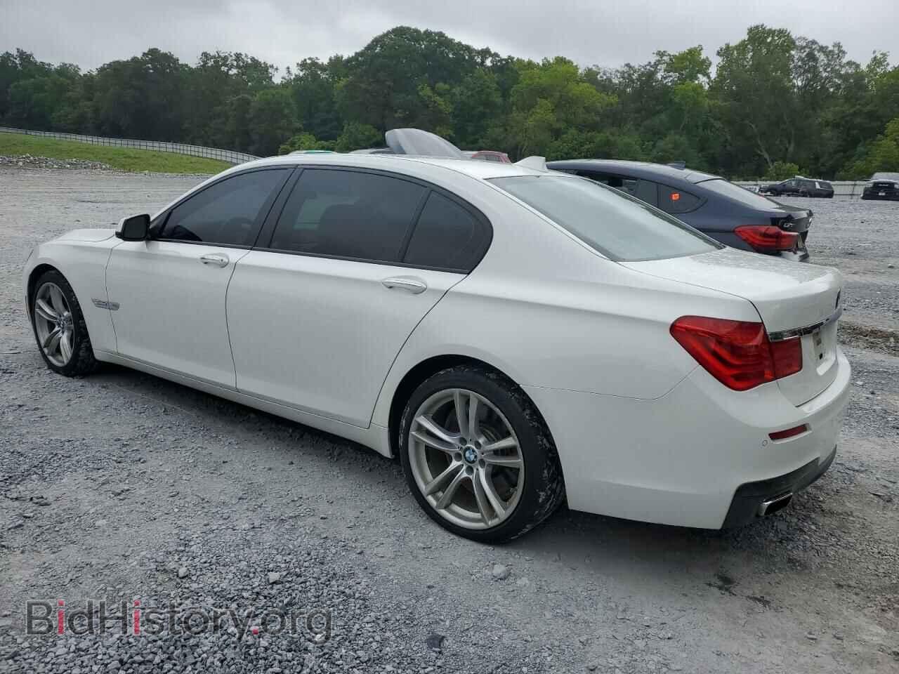 2011 BMW 7 SERIES - VIN: WBAKC8C50BC432771 - Фото 2