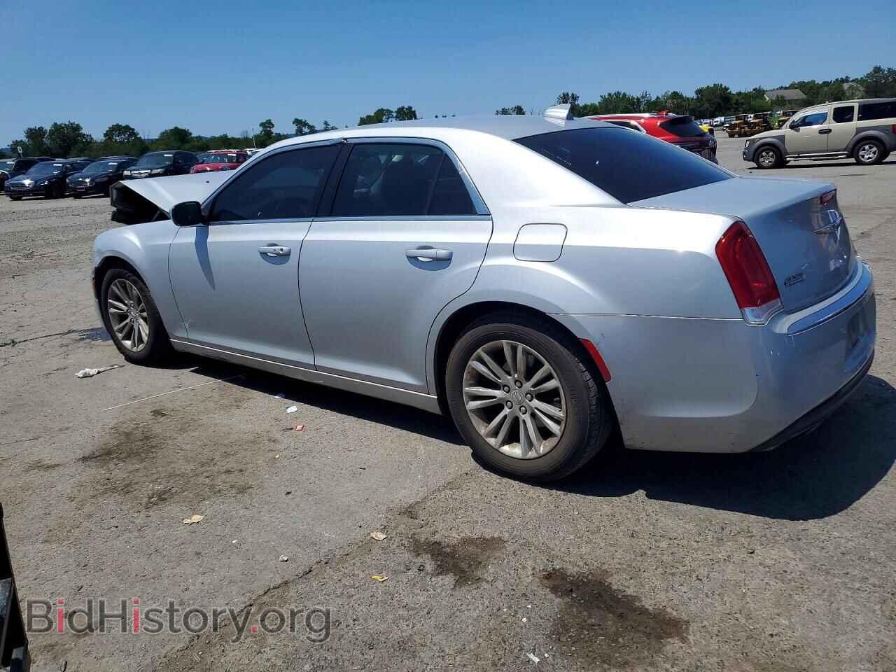 2019 CHRYSLER 300 - VIN: 2C3CCAAG6KH566365 - Фото 2