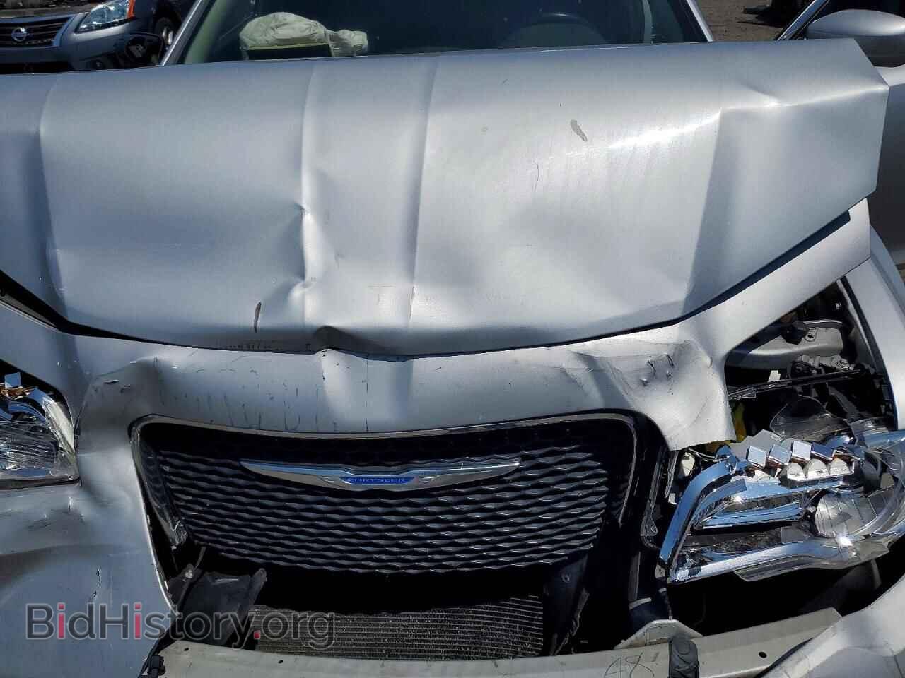 2019 CHRYSLER 300 - VIN: 2C3CCAAG6KH566365 - Фото 11